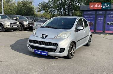 Хетчбек Peugeot 107 2010 в Дніпрі