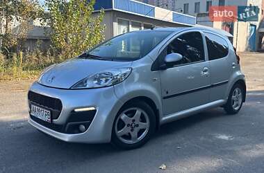 Хэтчбек Peugeot 107 2012 в Коцюбинском