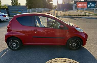 Хэтчбек Peugeot 107 2011 в Киеве