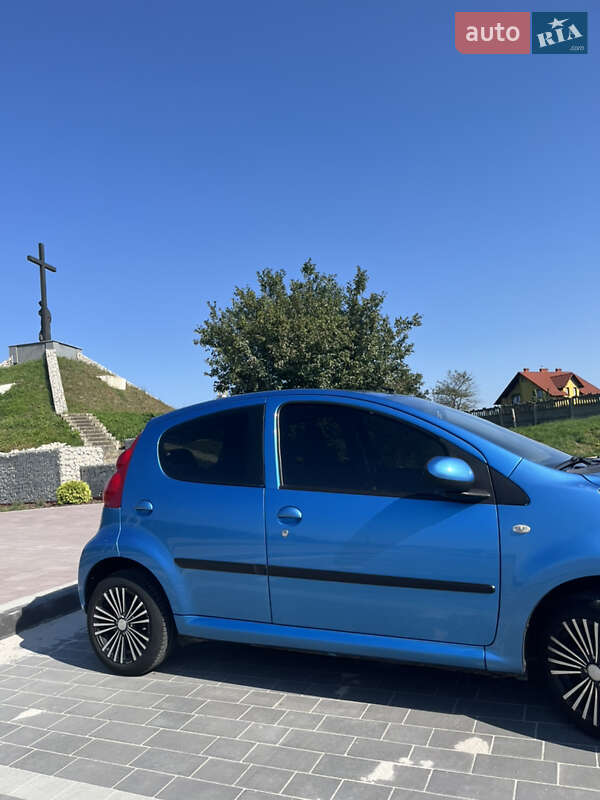 Хетчбек Peugeot 107 2007 в Мостиській
