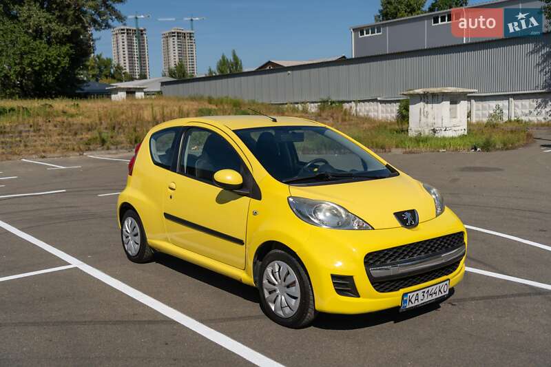 Хетчбек Peugeot 107 2010 в Києві