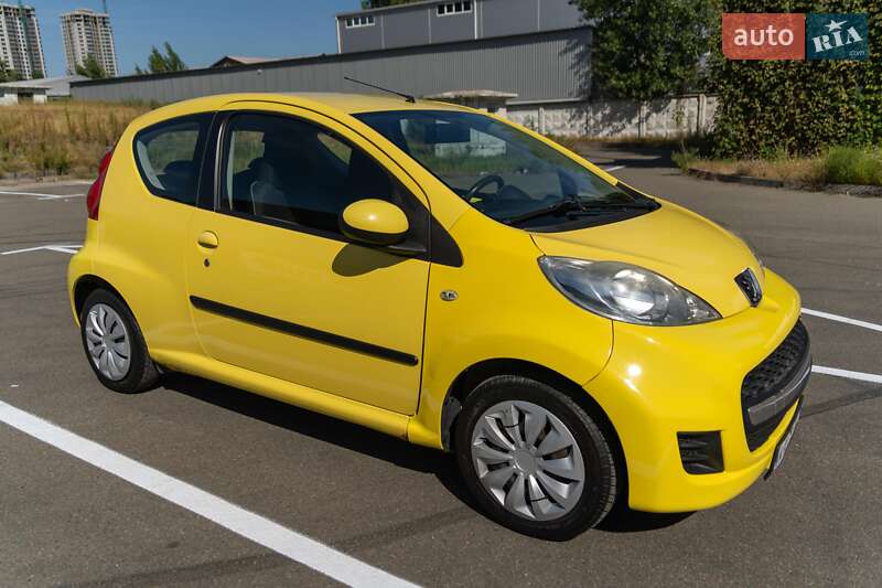 Хетчбек Peugeot 107 2010 в Києві