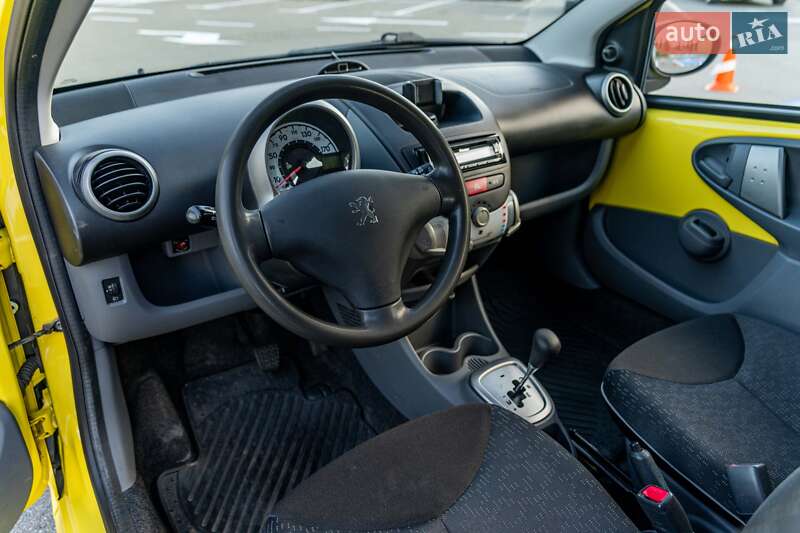 Хетчбек Peugeot 107 2010 в Києві