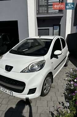 Хэтчбек Peugeot 107 2011 в Ивано-Франковске