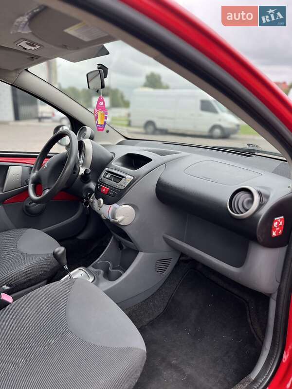 Хэтчбек Peugeot 107 2008 в Дубно