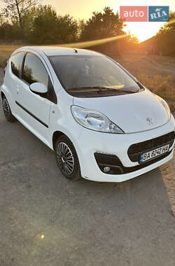 Хэтчбек Peugeot 107 2012 в Кривом Озере