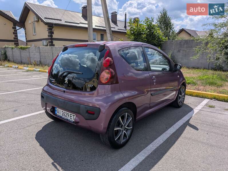 Хэтчбек Peugeot 107 2012 в Киеве