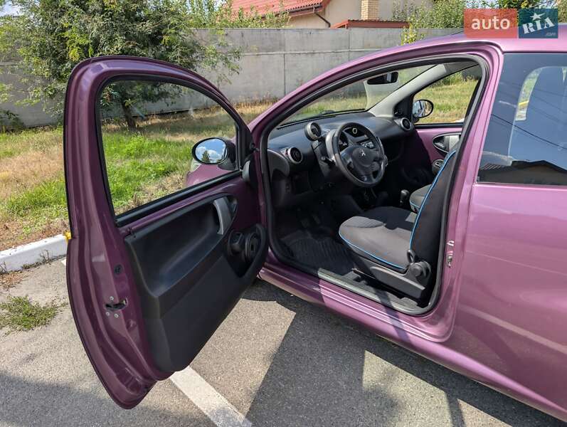 Хэтчбек Peugeot 107 2012 в Киеве