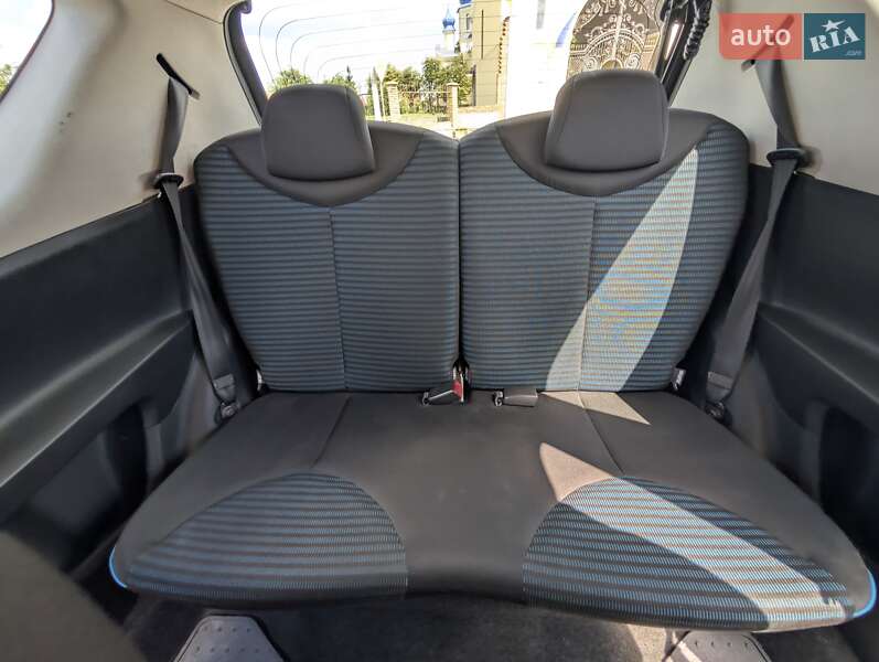 Хэтчбек Peugeot 107 2012 в Киеве