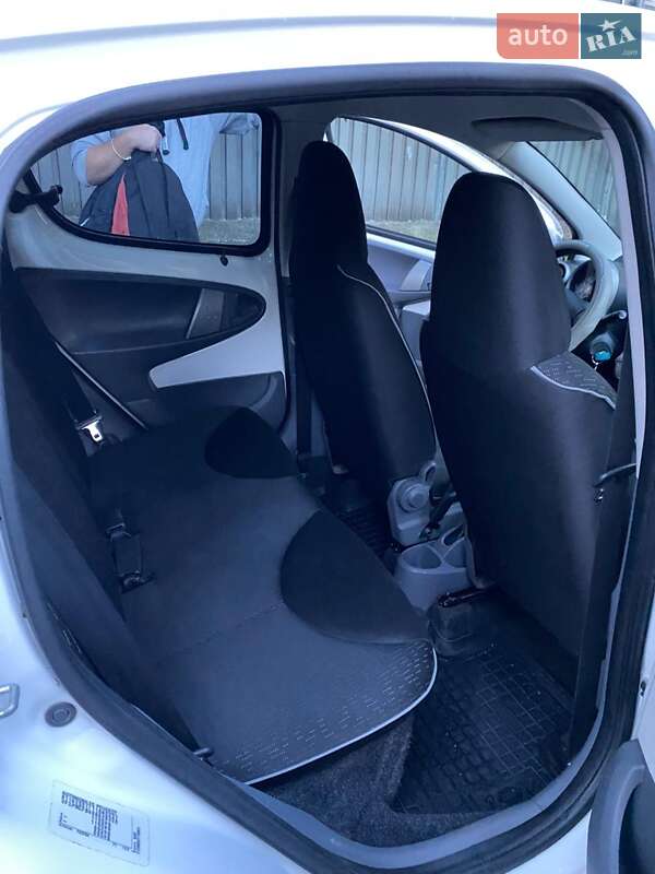 Хэтчбек Peugeot 107 2011 в Киеве