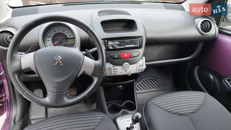 Хэтчбек Peugeot 107 2014 в Сколе