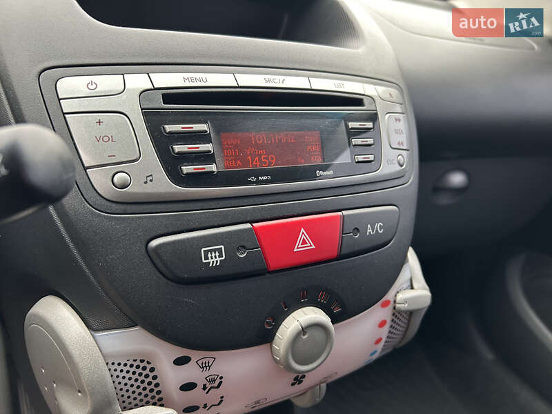 Хэтчбек Peugeot 107 2012 в Киеве