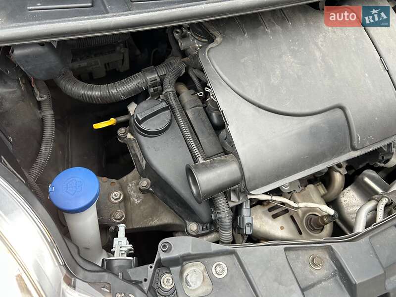 Хэтчбек Peugeot 107 2012 в Киеве