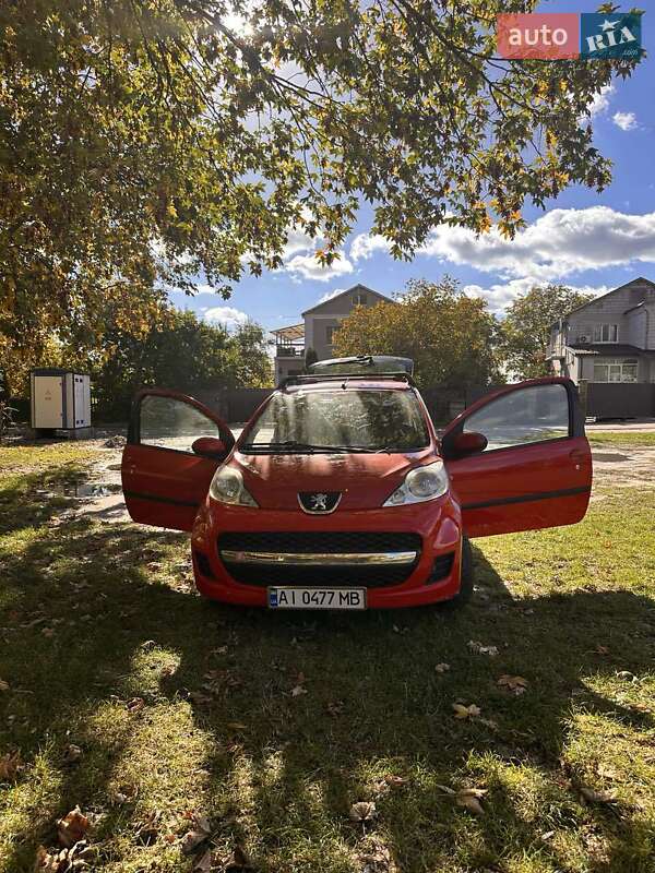 Хетчбек Peugeot 107 2010 в Києві
