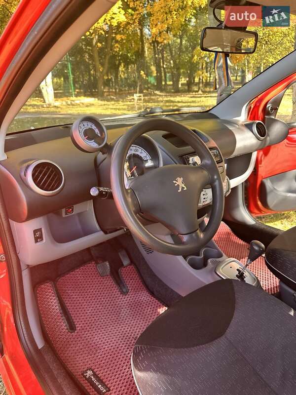 Хетчбек Peugeot 107 2010 в Києві