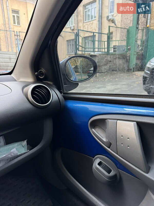 Хэтчбек Peugeot 107 2010 в Киеве