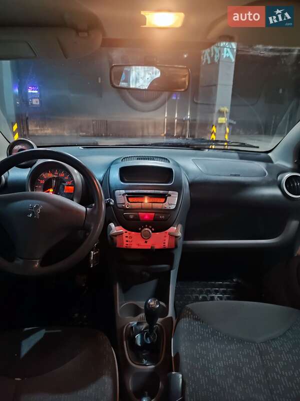 Хетчбек Peugeot 107 2011 в Самборі