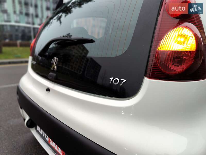 Хэтчбек Peugeot 107 2013 в Киеве