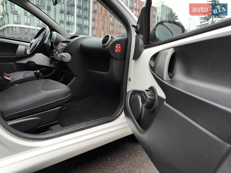 Хэтчбек Peugeot 107 2013 в Киеве