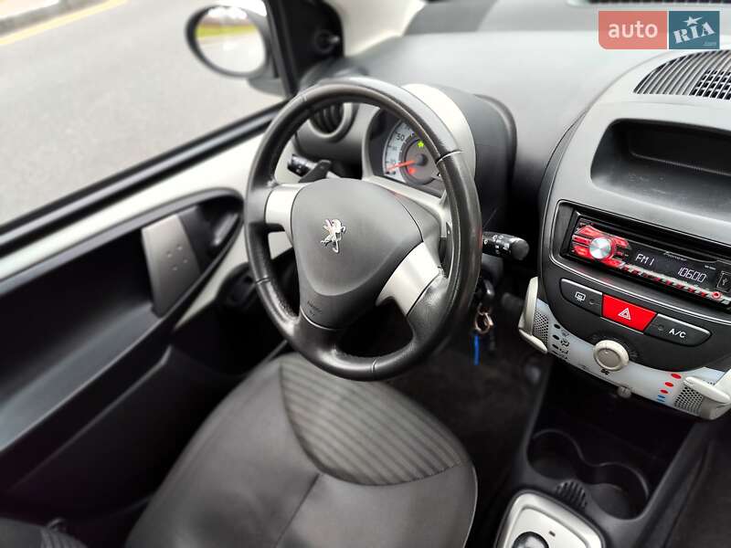 Хэтчбек Peugeot 107 2013 в Киеве
