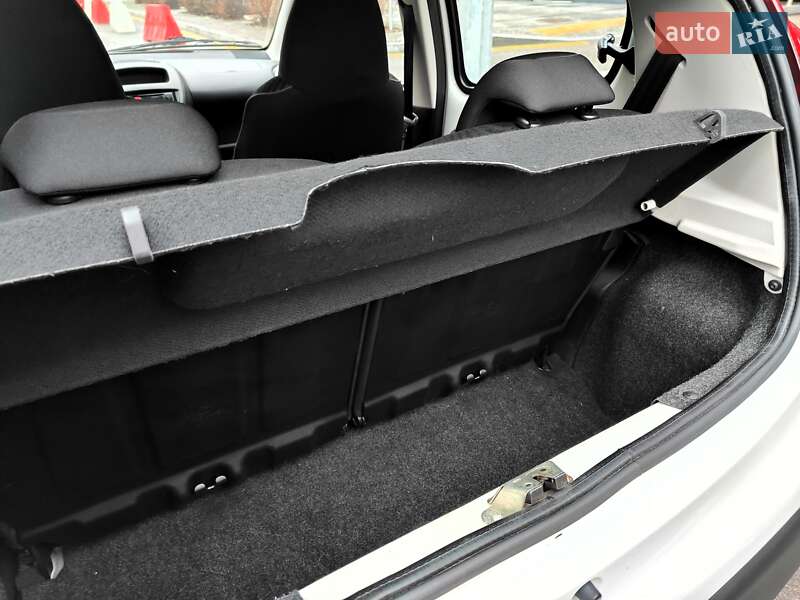 Хэтчбек Peugeot 107 2013 в Киеве