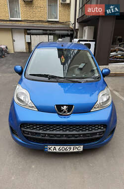 Хэтчбек Peugeot 107 2010 в Киеве