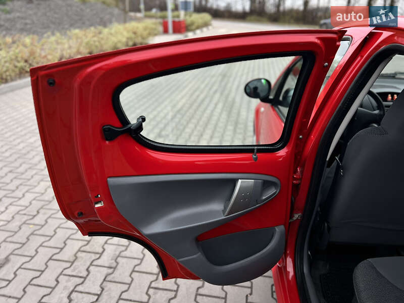 Хэтчбек Peugeot 107 2007 в Хмельницком