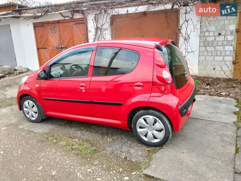 Хэтчбек Peugeot 107 2008 в Богородчанах