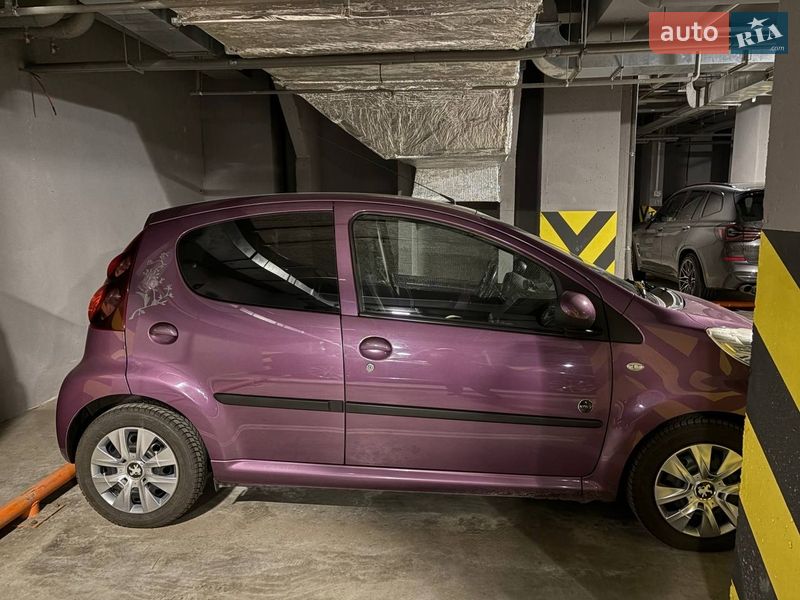 Хэтчбек Peugeot 107 2013 в Киеве