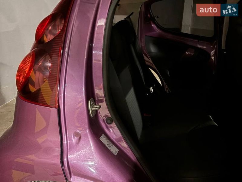 Хэтчбек Peugeot 107 2013 в Киеве