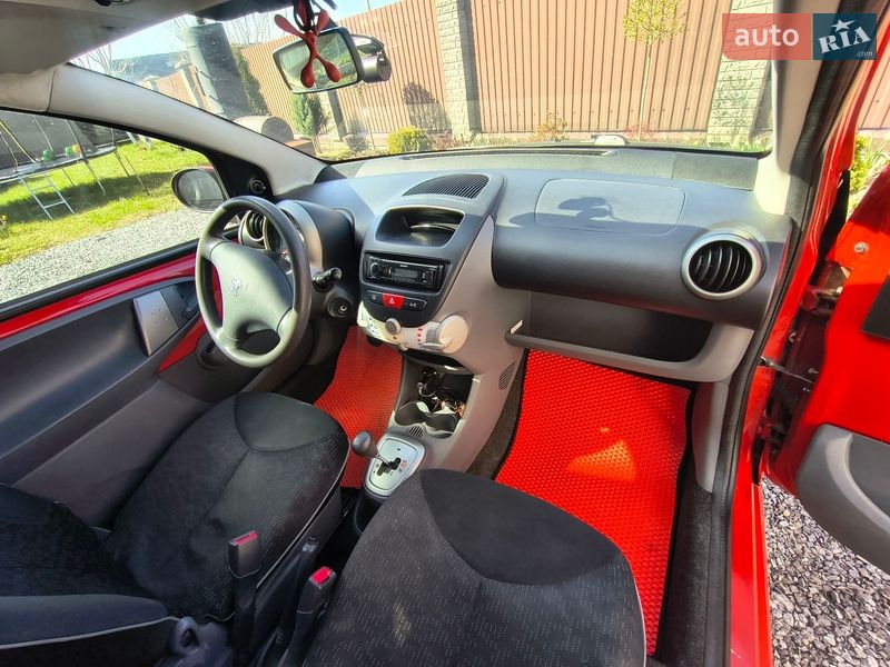 Хэтчбек Peugeot 107 2010 в Львове