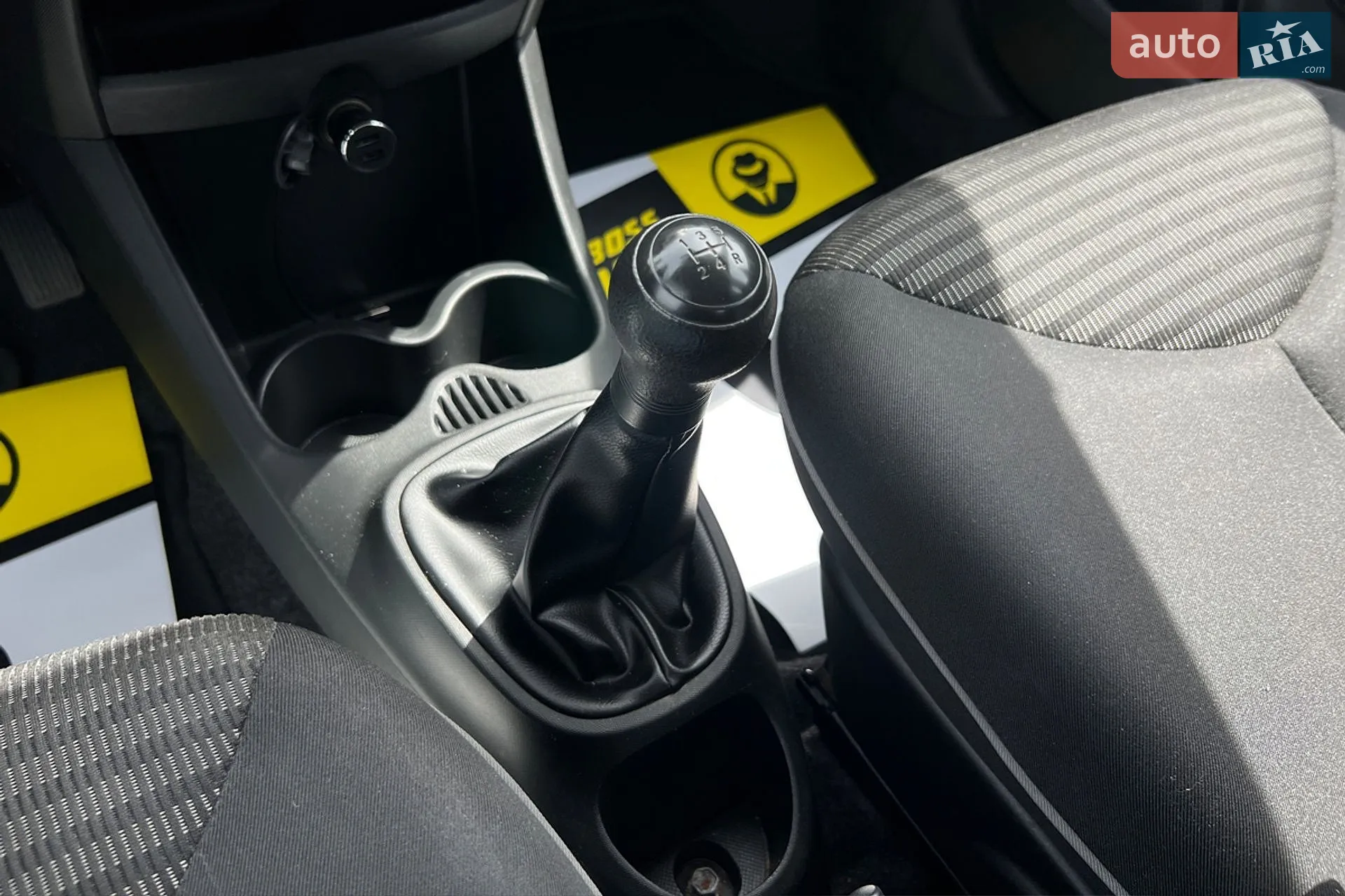 2014 Peugeot 107 - мініатюра 15