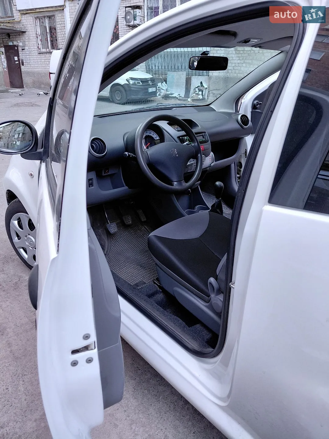 2011 Peugeot 107 - мініатюра 11