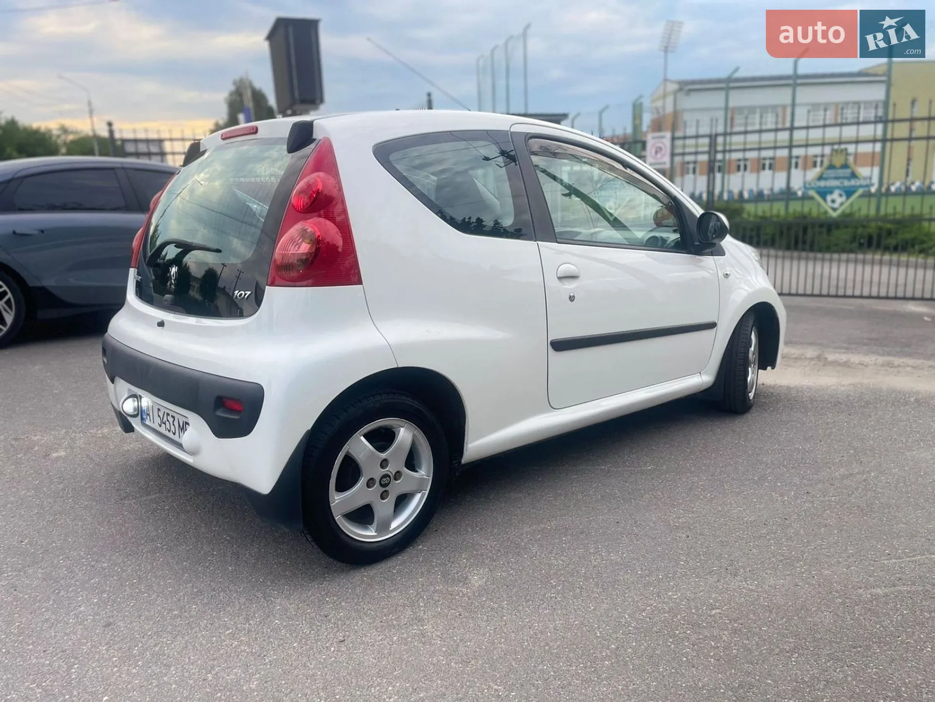 2011 Peugeot 107 - мініатюра 17
