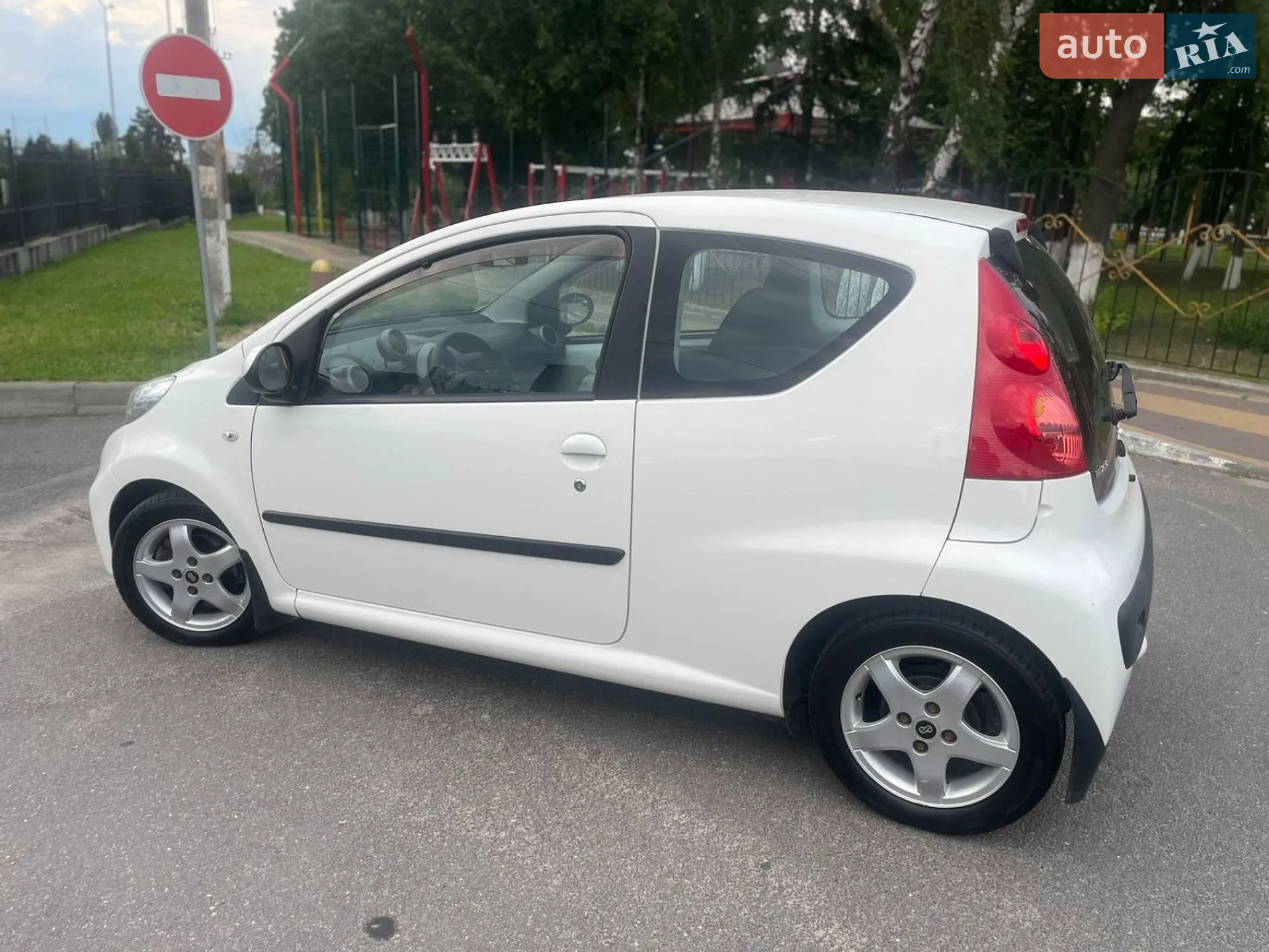 2011 Peugeot 107 - мініатюра 23