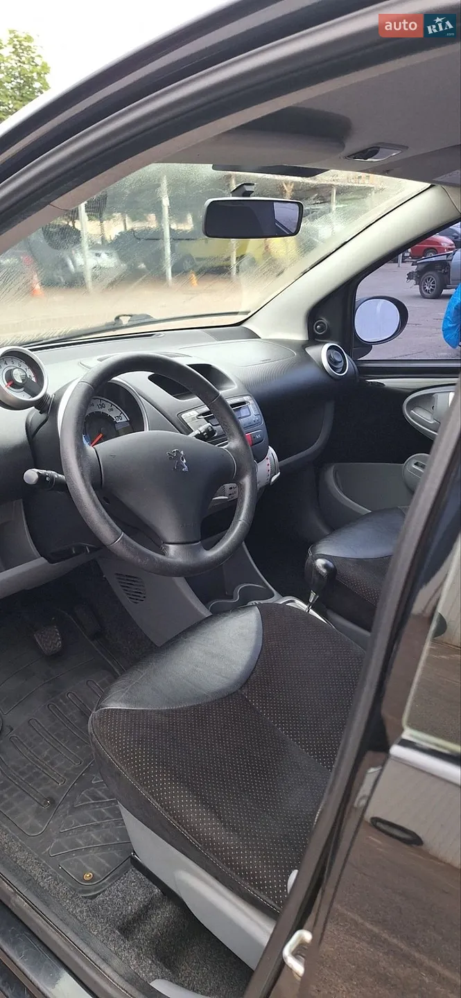 2011 Peugeot 107 - мініатюра 10