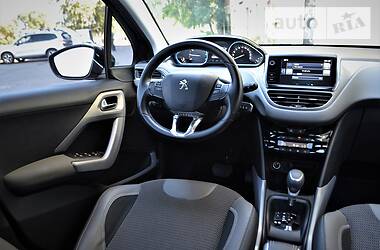 Внедорожник / Кроссовер Peugeot 2008 2016 в Харькове