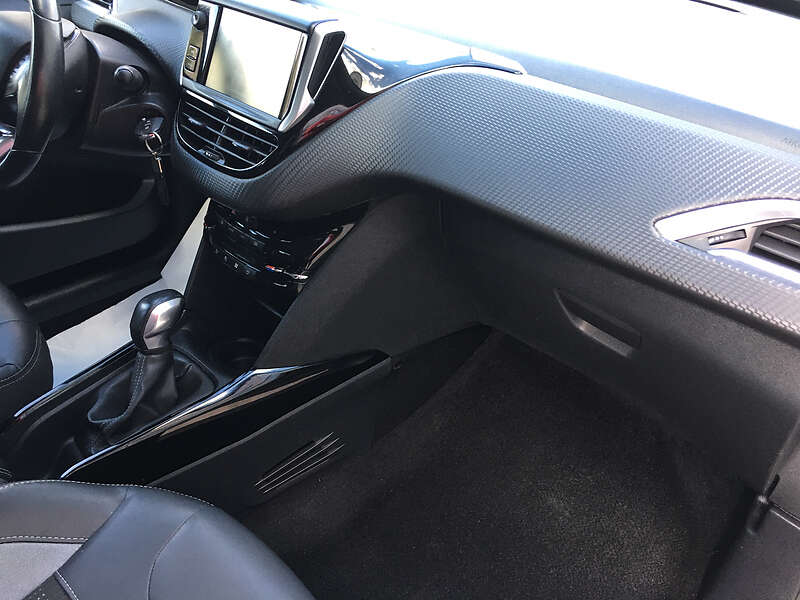 Позашляховик / Кросовер Peugeot 2008 2017 в Дубні