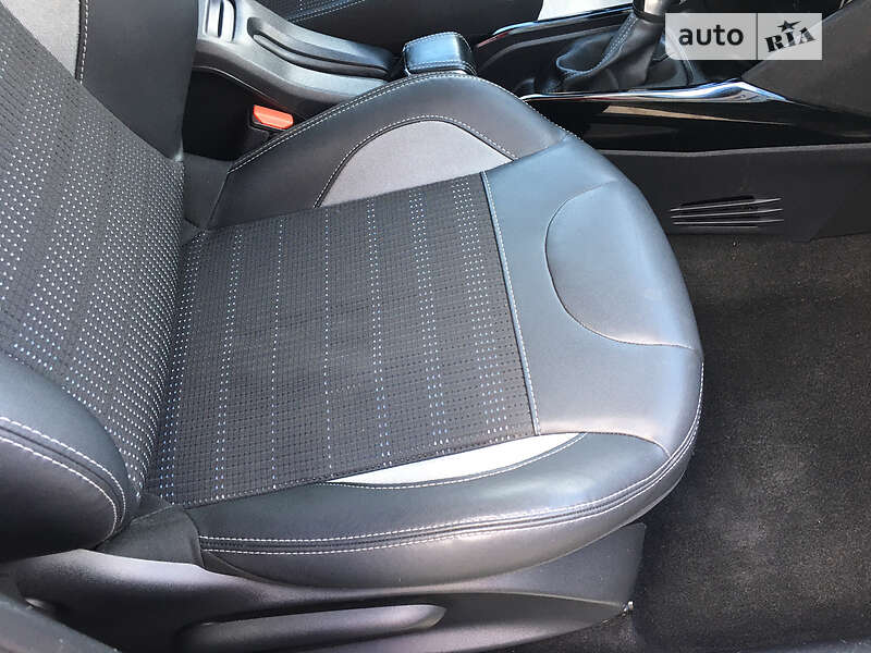 Позашляховик / Кросовер Peugeot 2008 2017 в Дубні