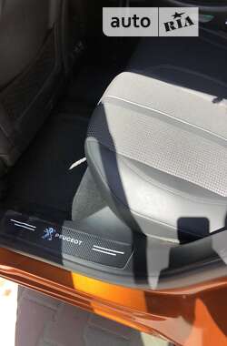 Внедорожник / Кроссовер Peugeot 2008 2020 в 