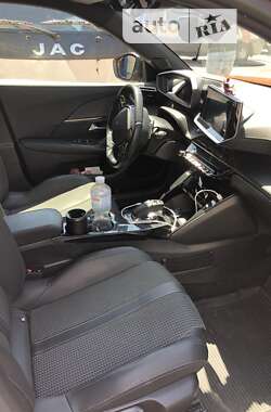 Внедорожник / Кроссовер Peugeot 2008 2020 в 