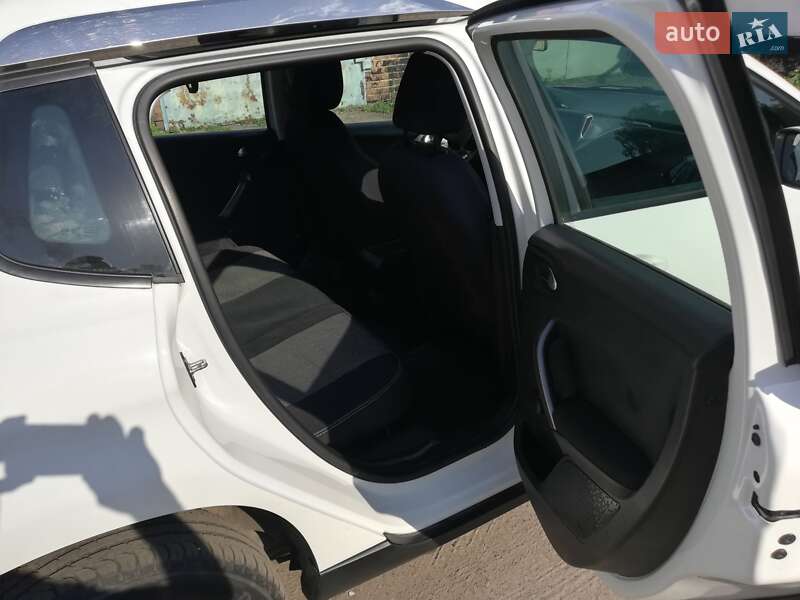 Позашляховик / Кросовер Peugeot 2008 2014 в Полтаві