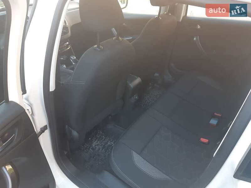 Позашляховик / Кросовер Peugeot 2008 2017 в Запоріжжі