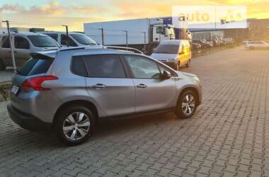 Позашляховик / Кросовер Peugeot 2008 2015 в Чернівцях