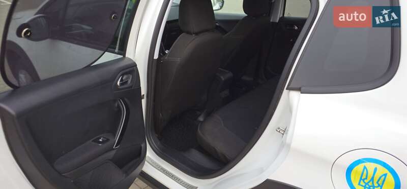 Внедорожник / Кроссовер Peugeot 2008 2019 в Виннице