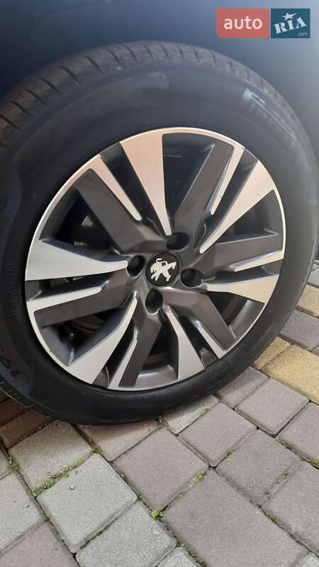 Позашляховик / Кросовер Peugeot 2008 2019 в Івано-Франківську