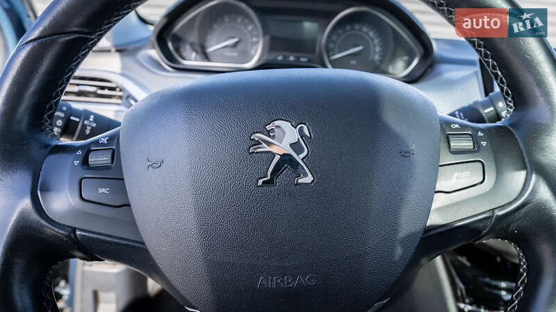 Позашляховик / Кросовер Peugeot 2008 2016 в Львові