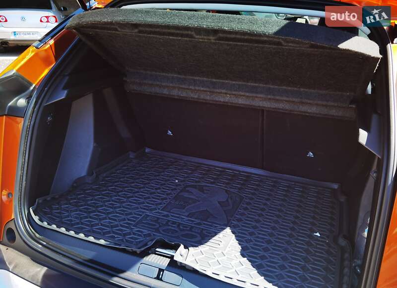 Позашляховик / Кросовер Peugeot 2008 2020 в Дніпрі