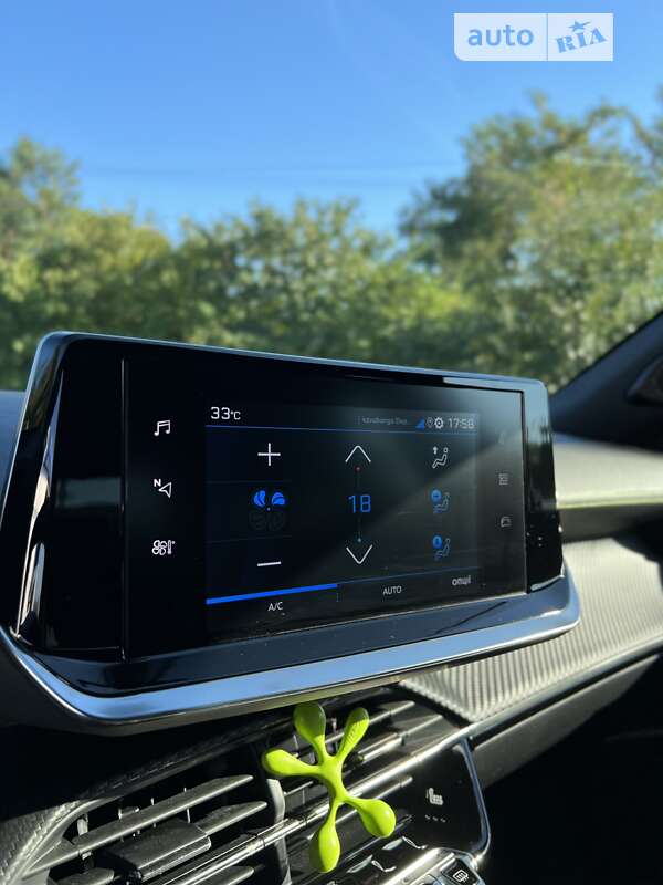 Внедорожник / Кроссовер Peugeot 2008 2022 в Львове