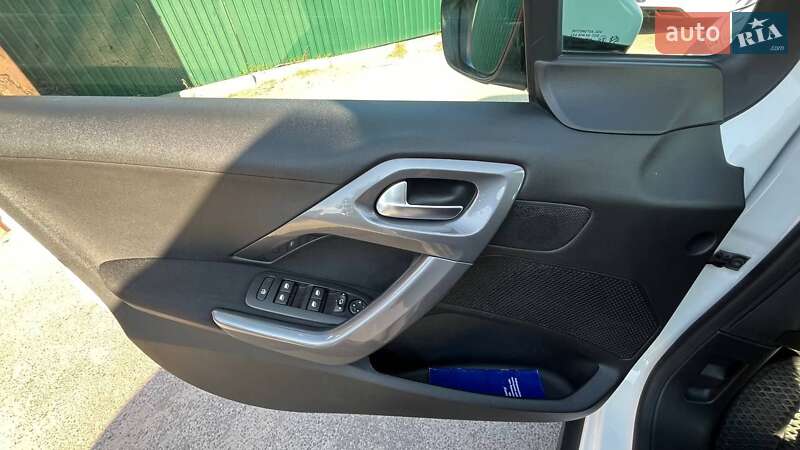 Позашляховик / Кросовер Peugeot 2008 2019 в Києві